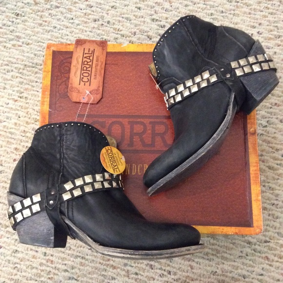 Corral Shoes - 🆕CORRAL black leather stud moto biker ankle boots
